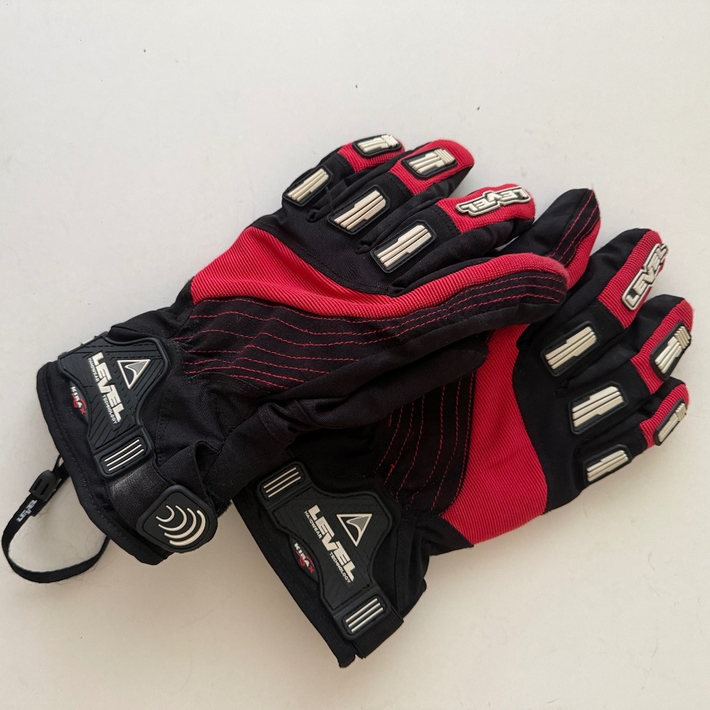 LEVEL KIRA HAND GEAR SKI/SNOWBOARDING GLOVES